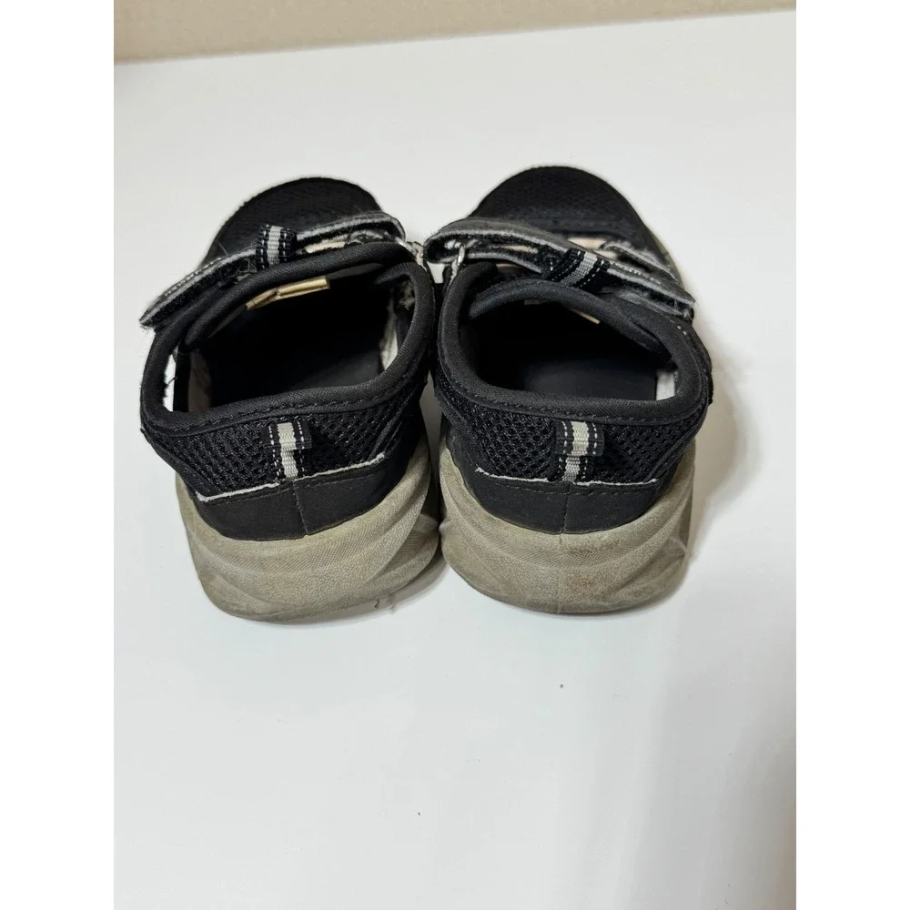 OshKosh Bgosh Boys Athletic Sandals Size 8 Black Mesh Hybrid Water Shoes Bungee